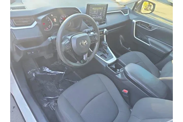 $25995 : Toyota RAV4 2021 LE 4dr SUV image 7