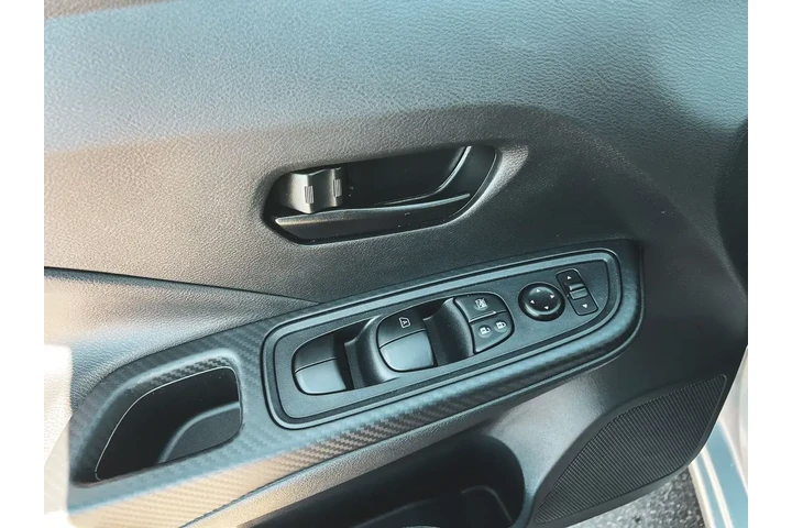 $20997 : Nissan Versa 2025 S 4dr Seda image 10