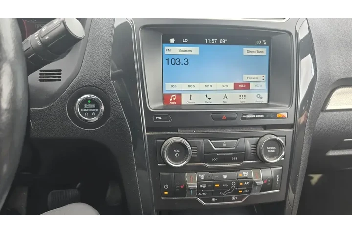 $12482 : Ford Explorer 2018 AWD XLT 4 image 9