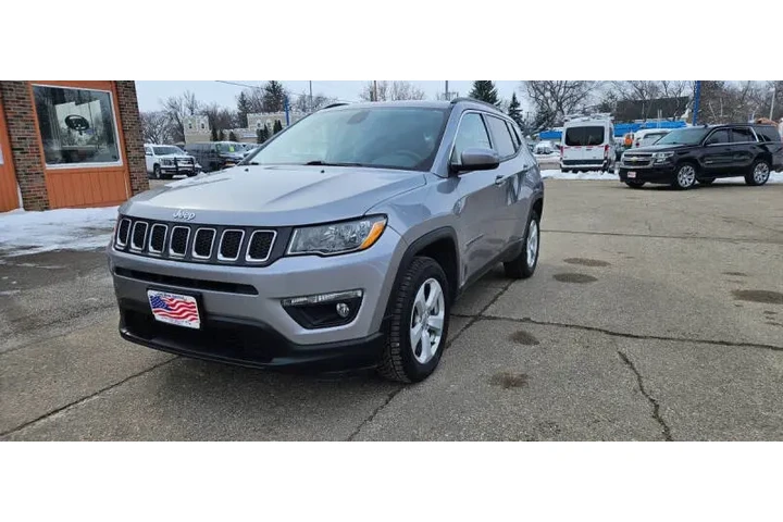 $10990 : 2019 Compass Latitude image 3