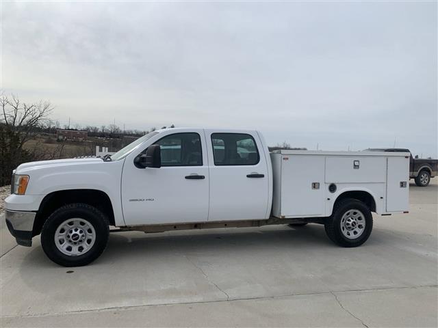 $31963 : 2014 Sierra 3500HD Work Truck image 2