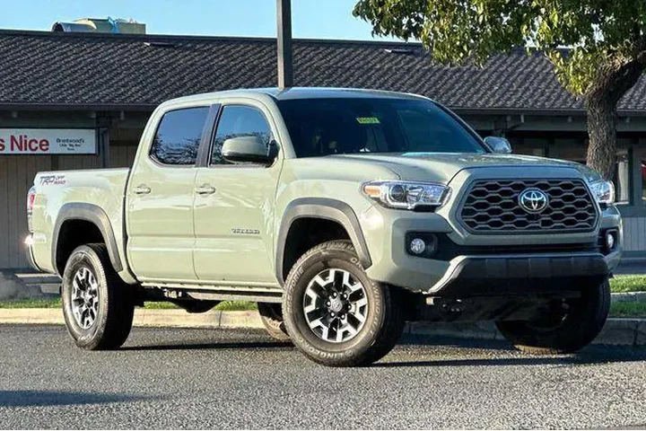 $32350 : Toyota Tacoma 2023 4x2 TRD O image 2