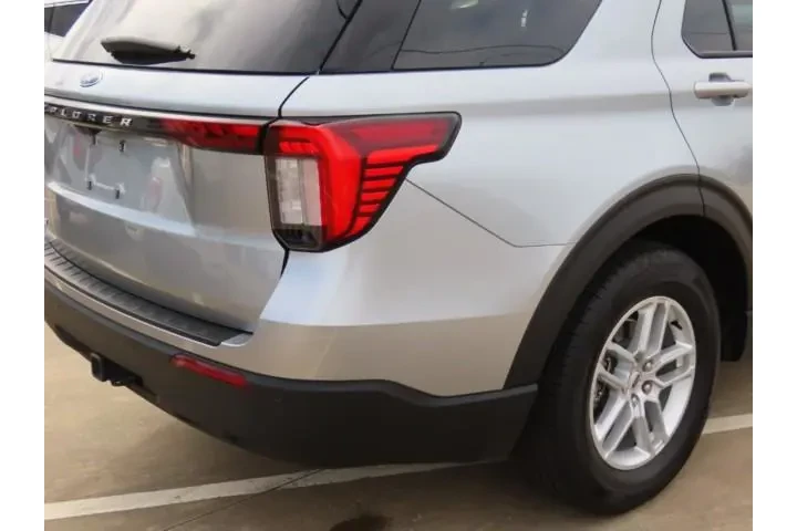 $32911 : Ford Explorer 2025 Active 4d image 10