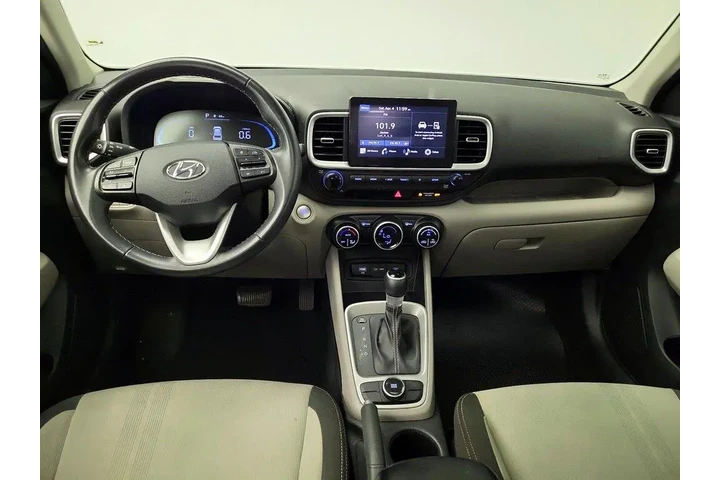 $18998 : Hyundai VENUE 2024 SEL 4dr C image 9