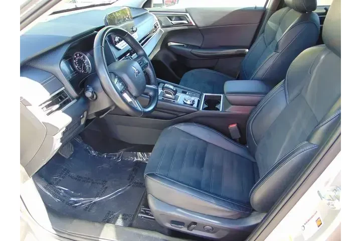 $23997 : Mitsubishi Outlander 2024 AW image 10