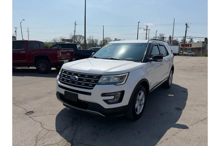 2016 Explorer XLT image 6