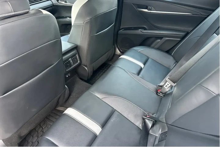 $29900 : Toyota Camry 2025 SE 4dr Sed image 8