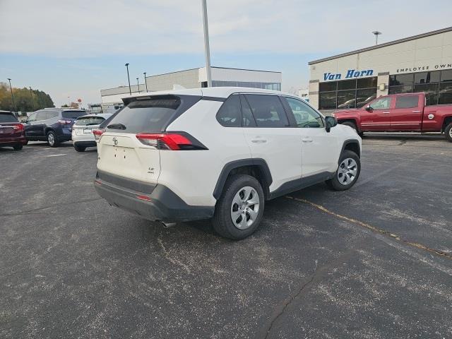 $22990 : Pre-Owned 2022 RAV4 LE image 3