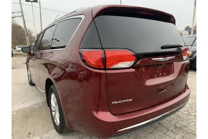 $7999 : 2018 Pacifica Touring L image 7