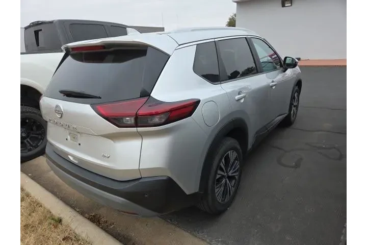 $20539 : Nissan Rogue 2023 SV 4dr Cro image 3