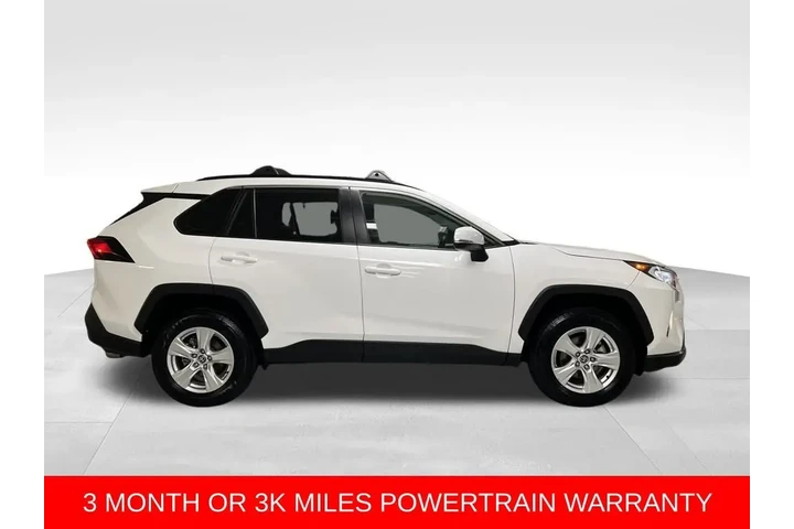$17988 : 2021 RAV4 XLE image 6