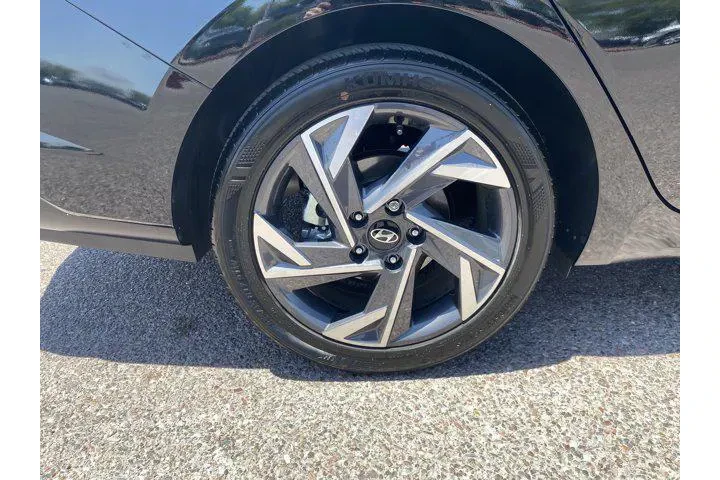 $21514 : Hyundai ELANTRA 2024 SEL 4dr image 10