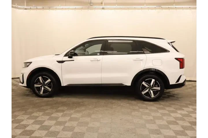 $26325 : Kia Sorento 2022 EX 4dr SUV image 2
