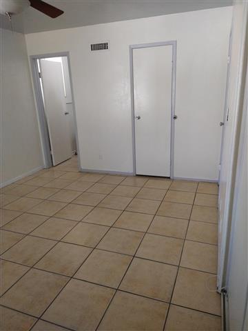 $1000 : Master bedroom en Chino Ca image 2