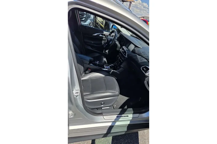 2018 INFINITI QX302018 INFINI image 9