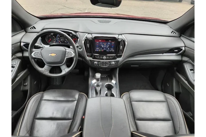 $27594 : 2022 Traverse Premier image 4