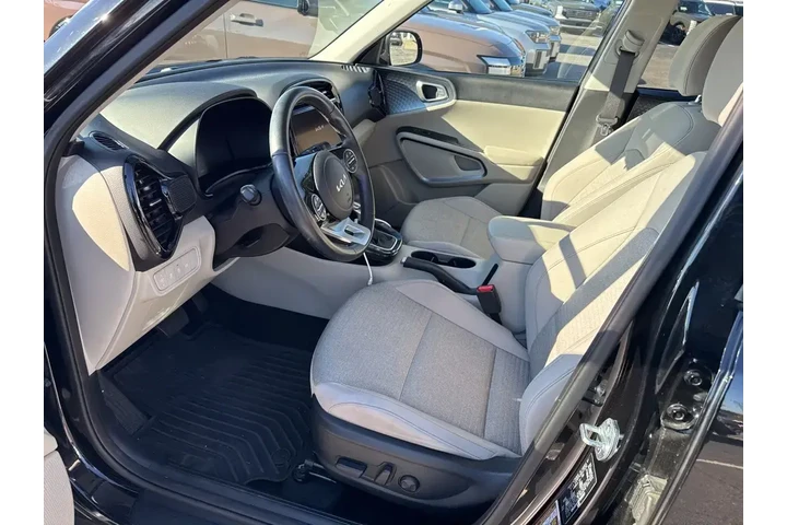 $17551 : Kia Soul 2023 EX 4dr Crossov image 3