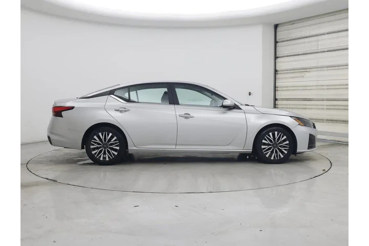 $18998 : Nissan Altima 2023 2.5 SV 4d image 7