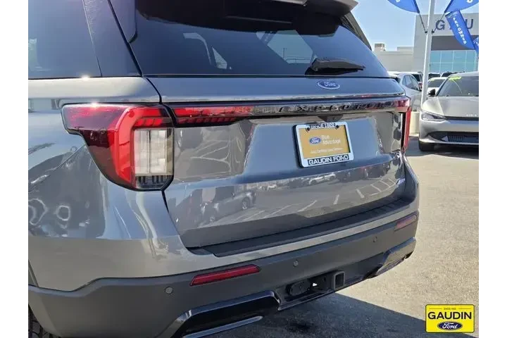 $39777 : Ford Explorer 2025 AWD ST-Li image 6