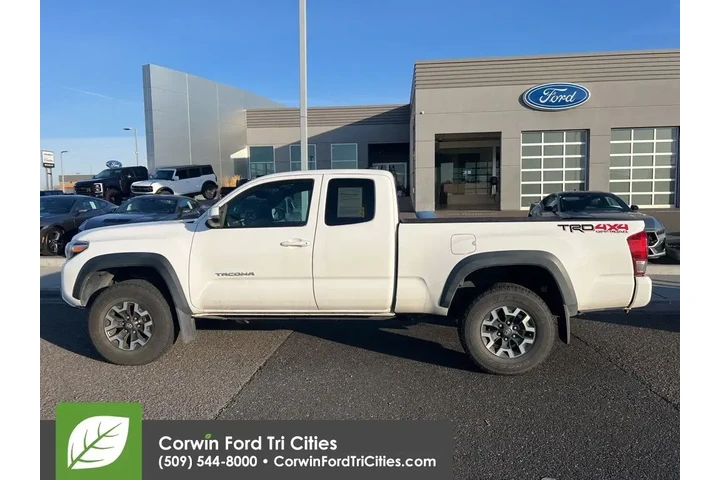 $26989 : Toyota Tacoma 2016 4x4 SR5 V image 6