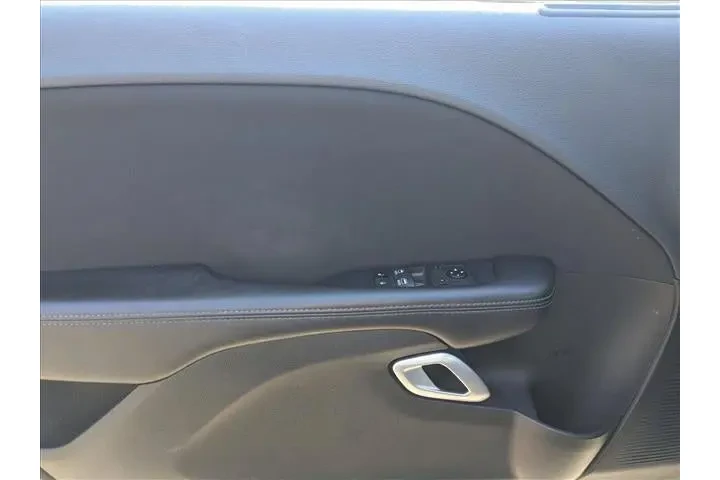 $18791 : Dodge Challenger 2021 SXT 2d image 9