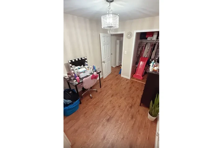$1700 : Downey Renta 🏡 image 3