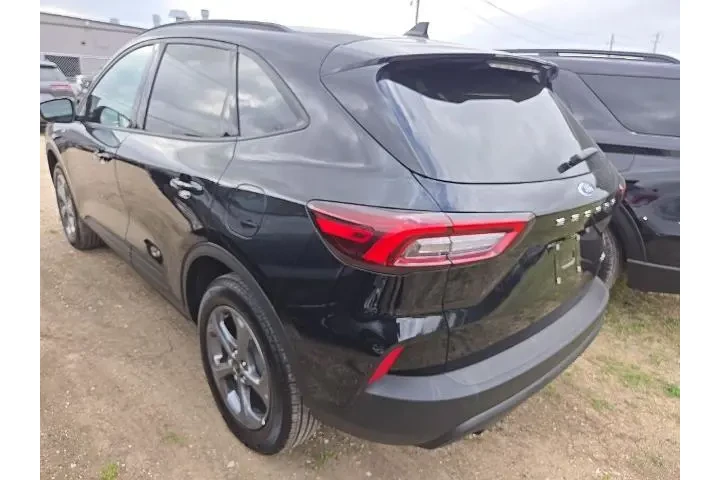 $24590 : Ford Escape 2025 AWD ST-Line image 2