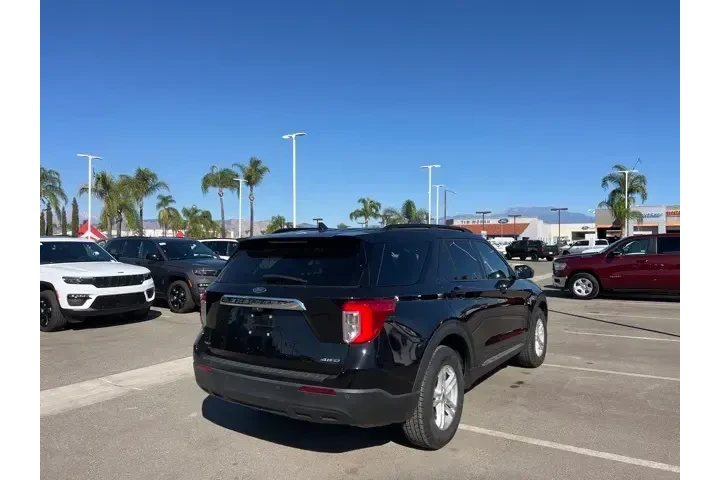 $31815 : Ford Explorer 2023 AWD XLT 4 image 8