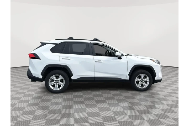 $23999 : 2021 RAV4 XLE image 10