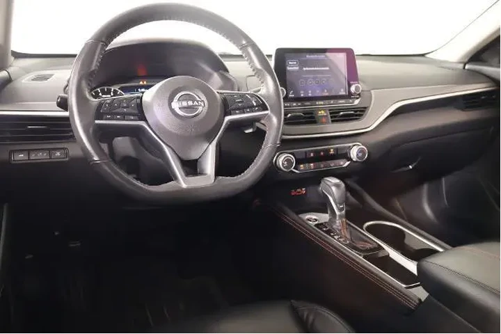 $22735 : Nissan Altima 2024 2.5 SR 4d image 2