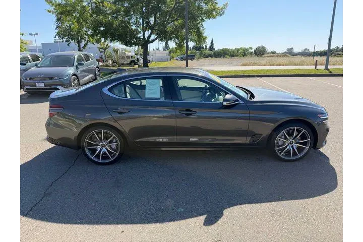 $33991 : Genesis G70 2025 2.5T Sport image 5