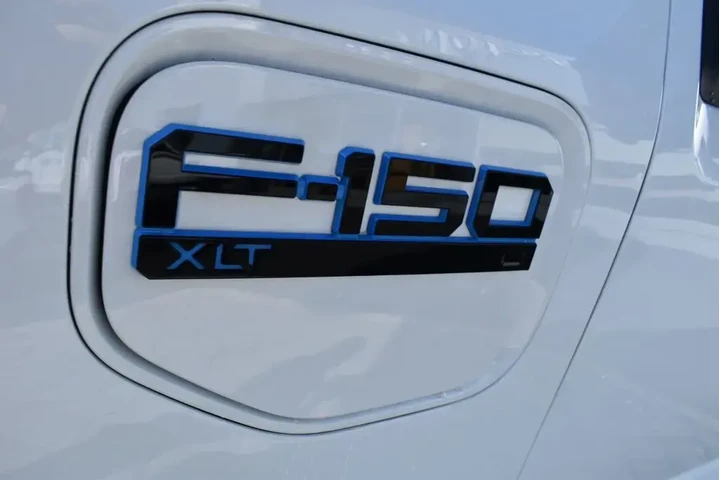 $39990 : Ford F-150 Lightning 2024 AW image 5