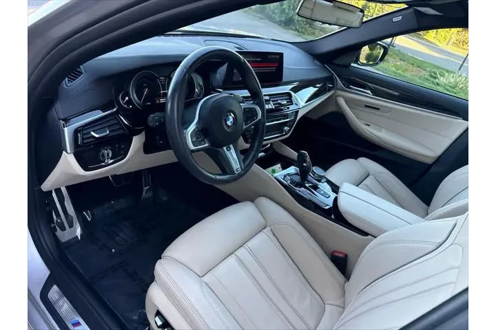 $36675 : BMW 5 Series 2019 AWD M550i image 10