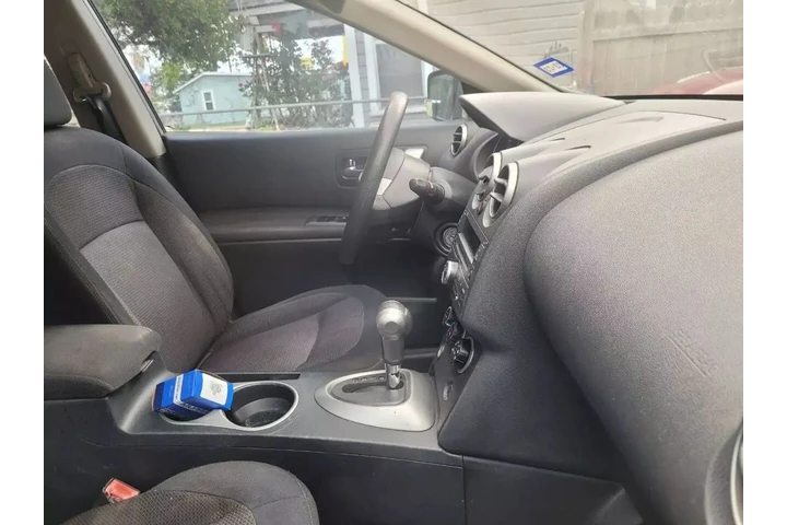 $4000 : 2010 NISSAN ROGUE2010 NISSAN image 3