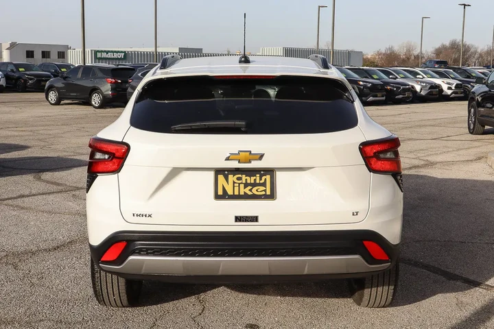 $21688 : 2025 Trax FWD 4dr LT image 5