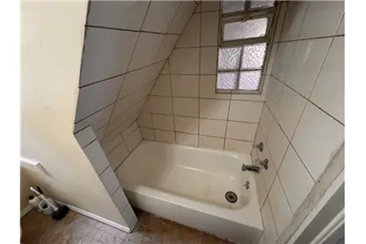 $1300 : Rental property with 3 bedro image 10