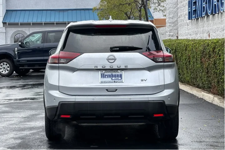 $23575 : Nissan Rogue 2024 SV 4dr Cro image 5