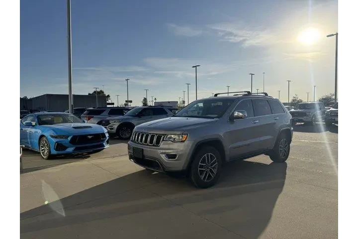 $23299 : Jeep Grand Cherokee 2021 4x4 image 2