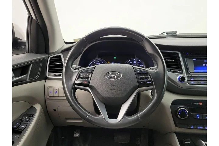 $12599 : Hyundai TUCSON 2016 Sport 4d image 10