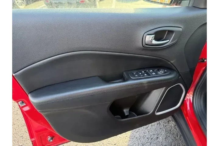 $17461 : Jeep Compass 2019 4x4 Latitu image 10