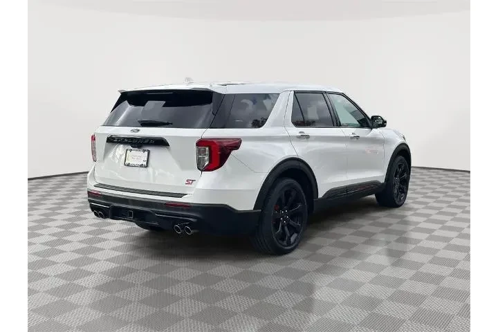 $32511 : Ford Explorer 2022 AWD ST 4d image 3