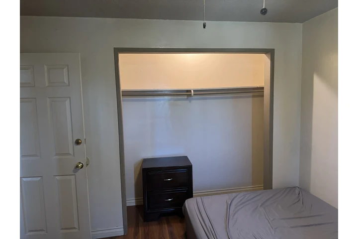 $850 : Cuarto de Renta image 3