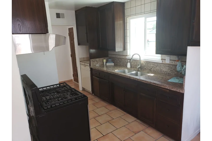 $2650 : Beautiful Family Home image 7