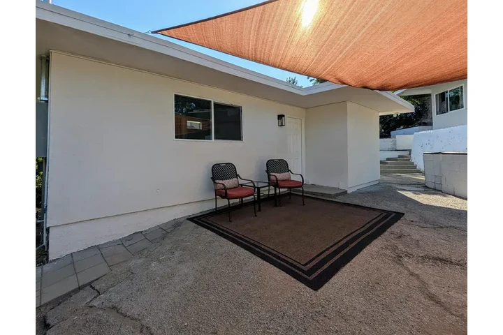 $1150 : private and peaceful Home image 6