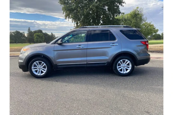 $8995 : 2011 Explorer XLT image 4