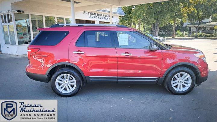 2012 Explorer XLT 4WD image 2