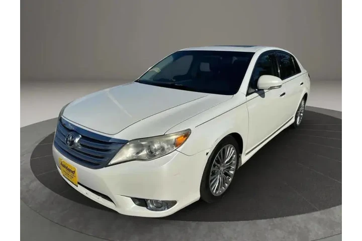 $13900 : 2012 Avalon Limited image 3