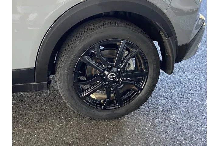 Nissan Kicks 2023 SV 4dr Cro image 10