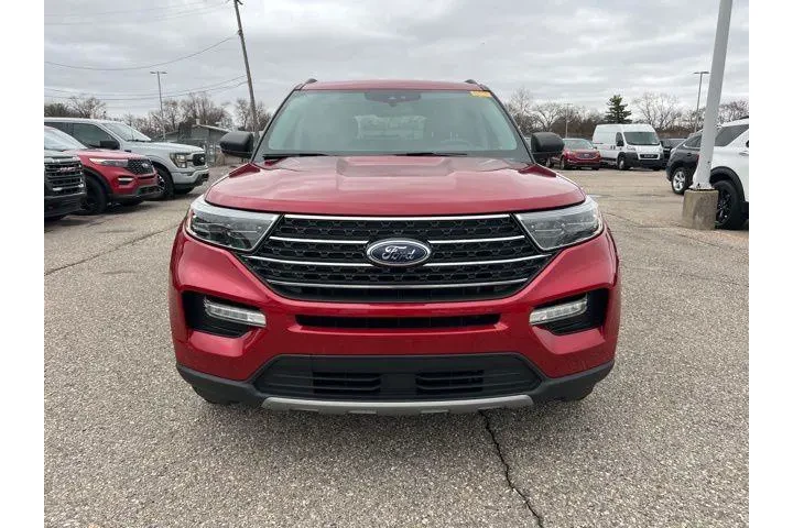 $27742 : Ford Explorer 2022 AWD XLT 4 image 2