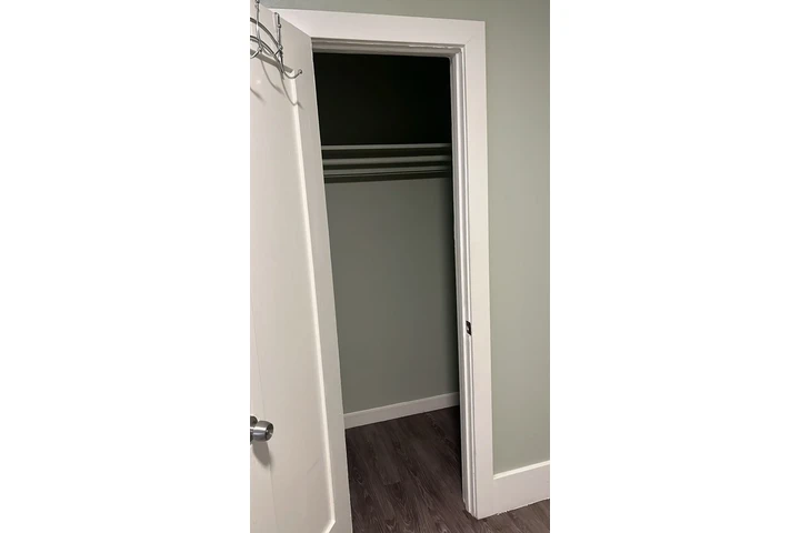 $1000 : Cuarto en renta image 1